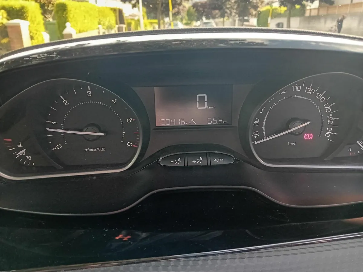Peugeot 2008 2016 - Image 3