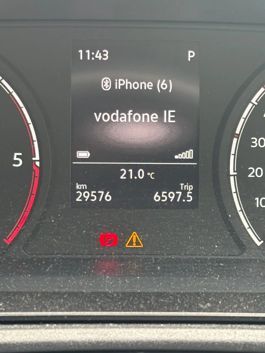 Volkswagen Caddy 2023 - Image 2