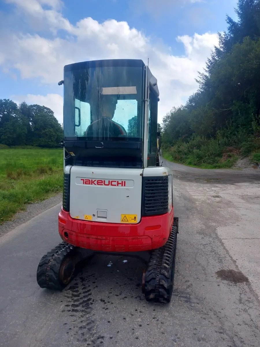 Takeuchi TB23R 2.6 tonne digger - Image 4