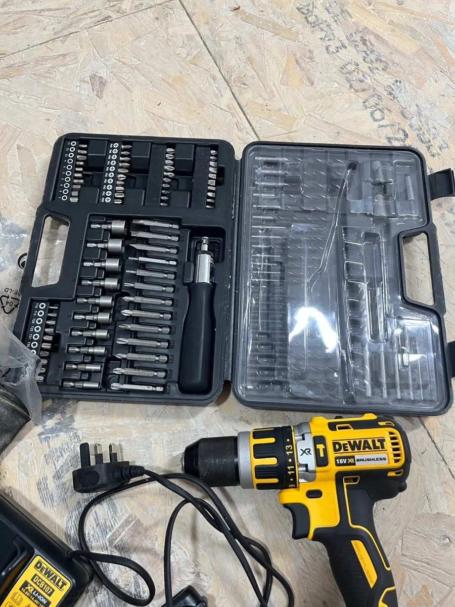 Dewalt 18w Brushless Drill - Image 2