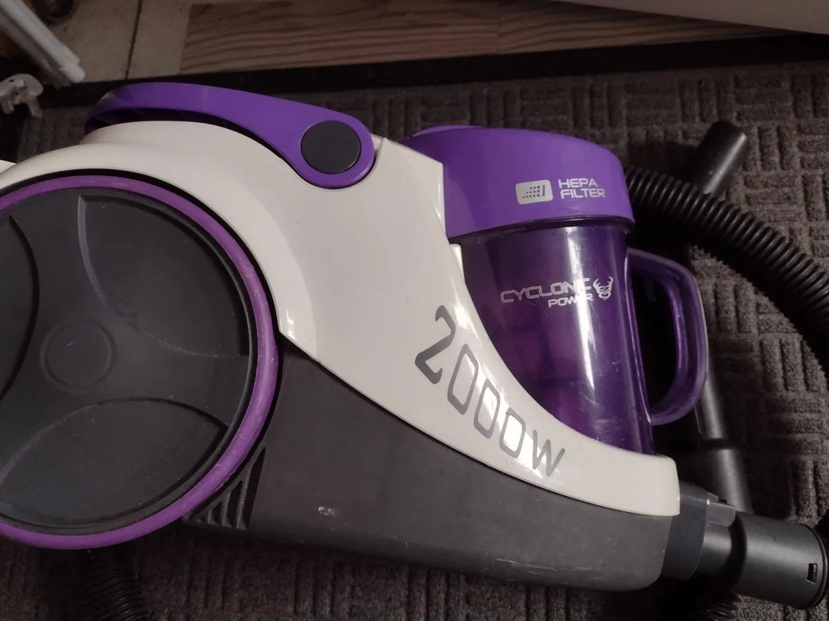 Vacuum cleaner Hoover brand 2000W - Image 1