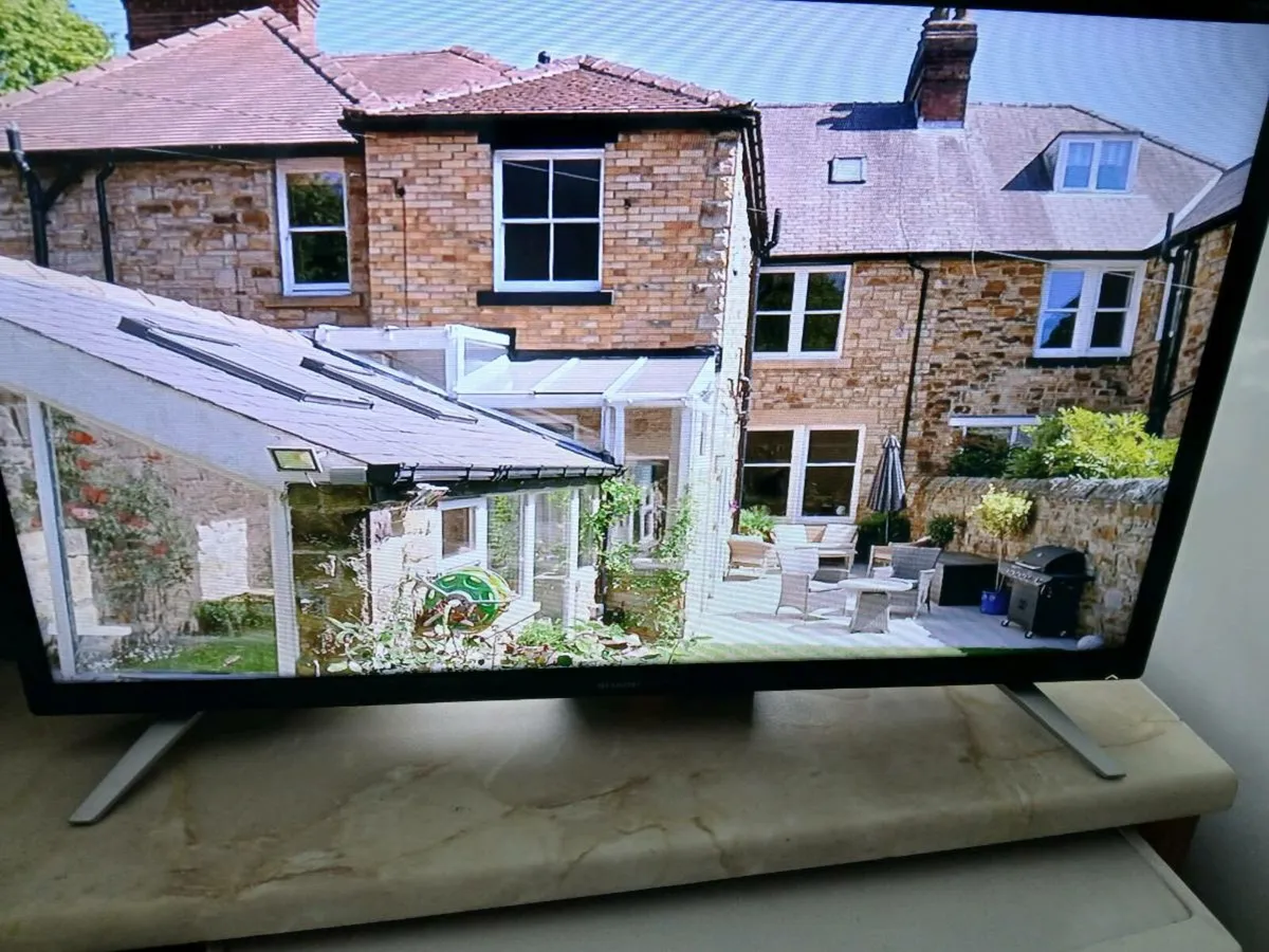 Sharp 32 inch hdmi Saorview tv. - Image 3