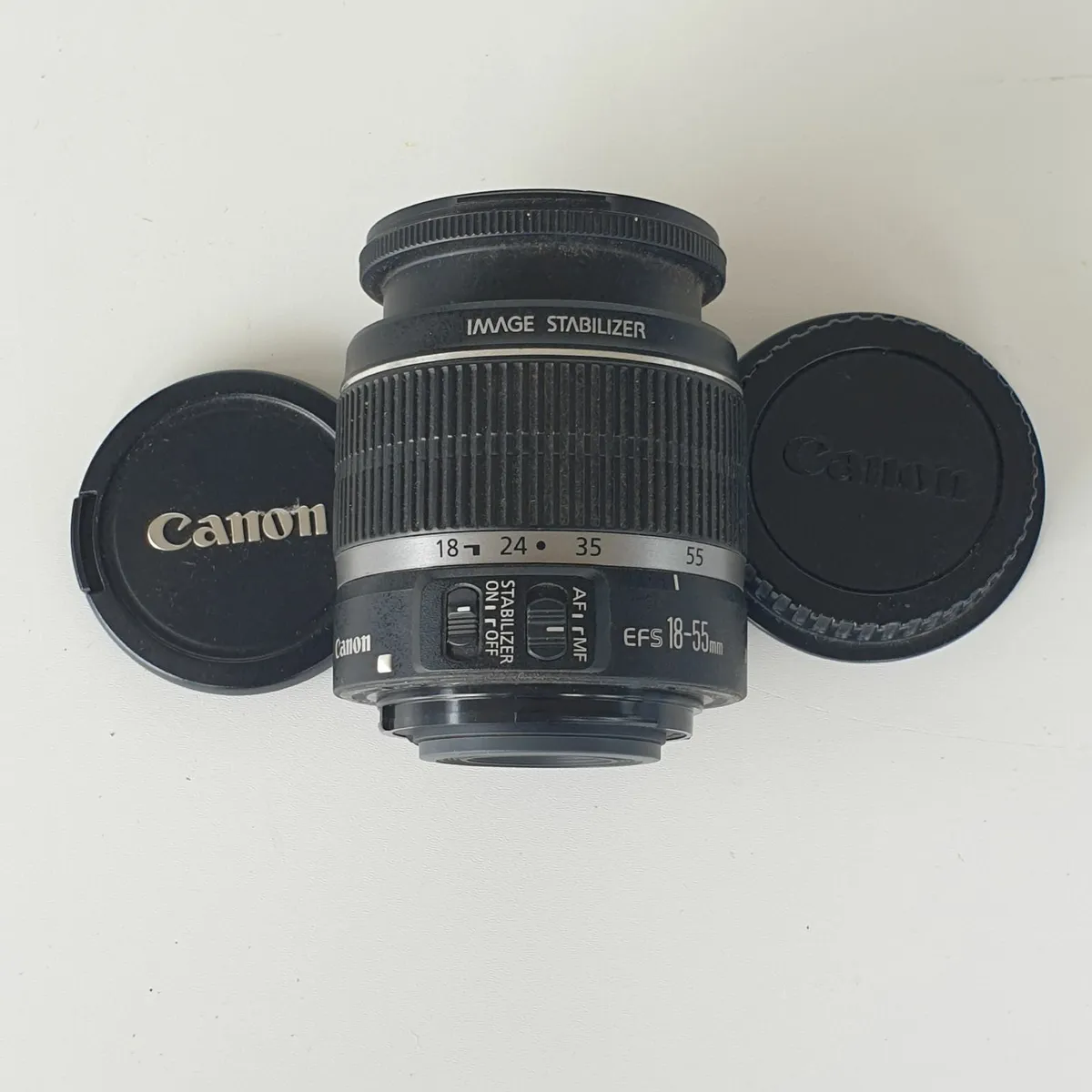Canon lens EF-S 18-55 mm IS with image stabilizer - Image 1