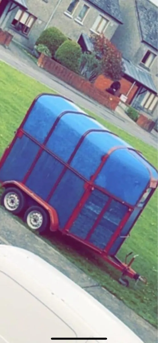 Horse box - Image 1