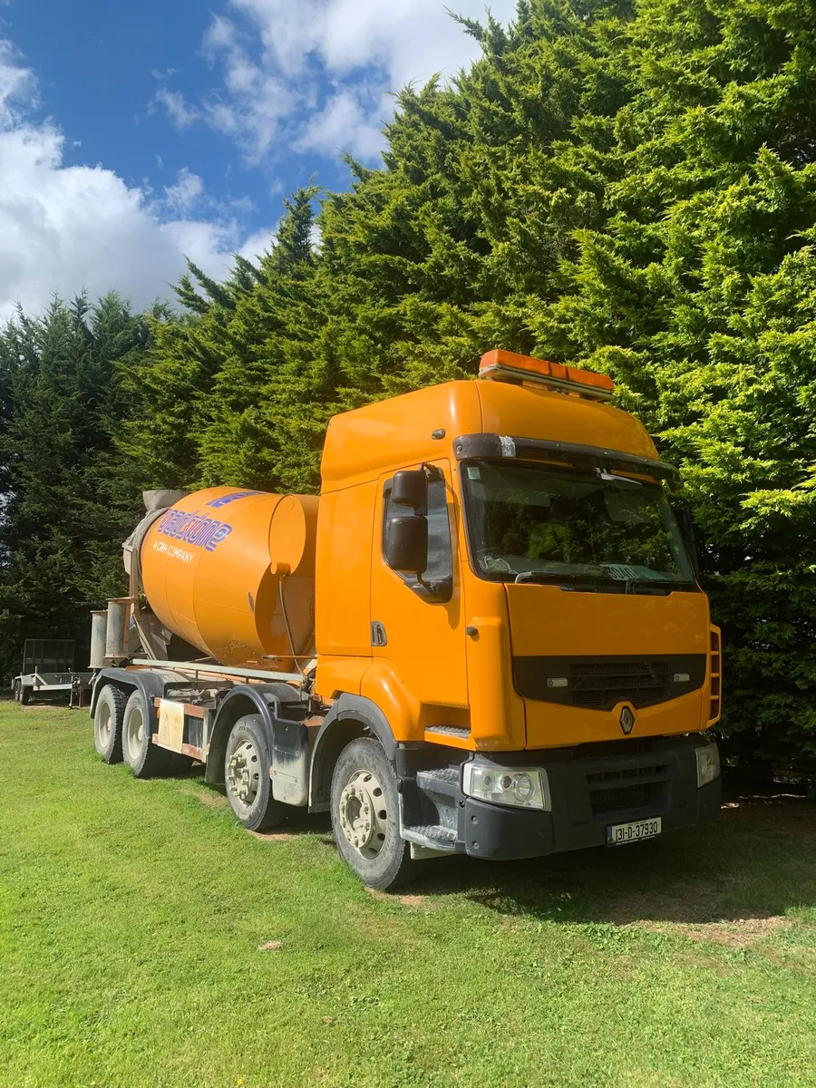 Renault Concrete Truck - Image 1