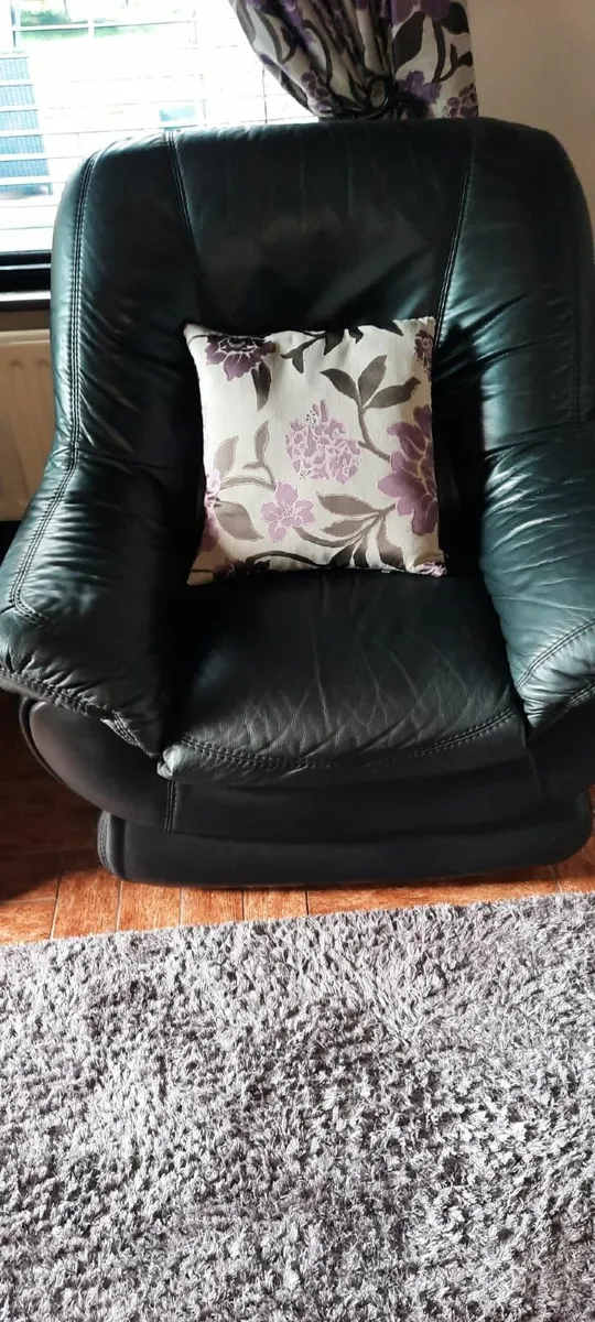 Couch & 2 Chairs - Image 1