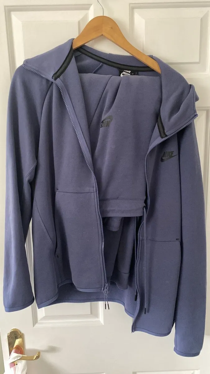 Nike tech fleece