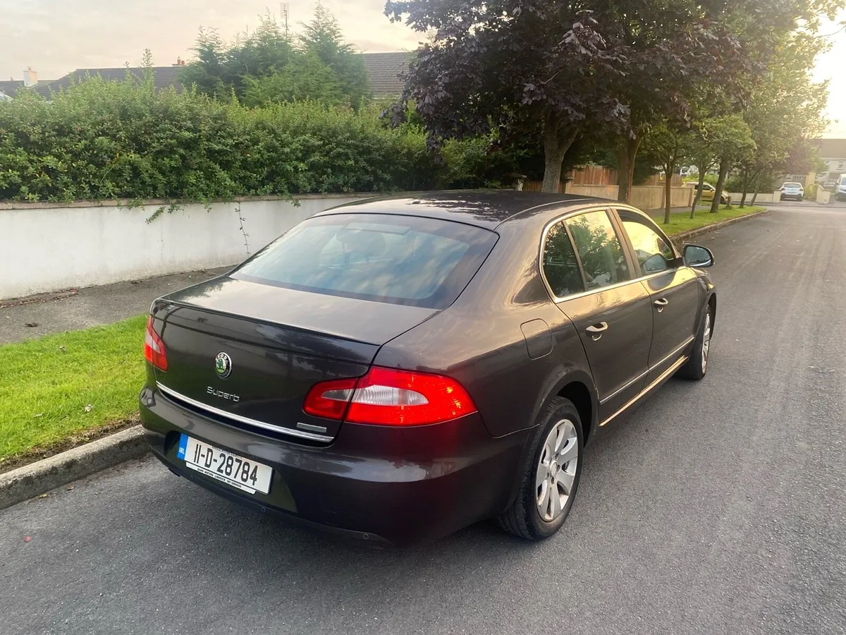 2011 Skoda Superb 1.6 TDI Greenline - Image 4