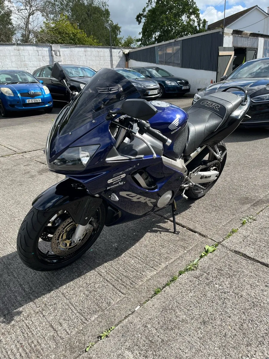 Honda CBR600 f4i - Image 1