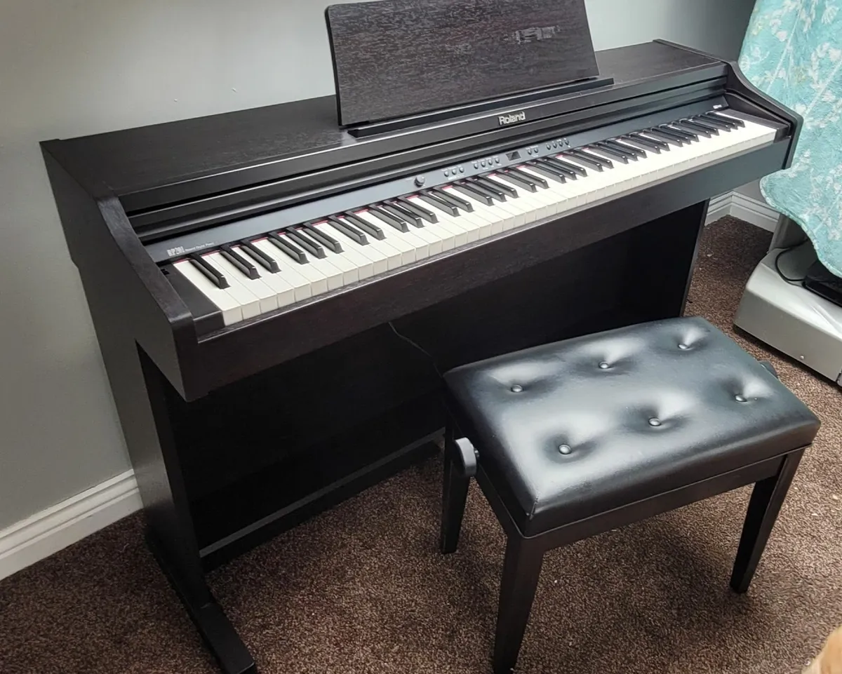 Roland Electric Piano - Image 4