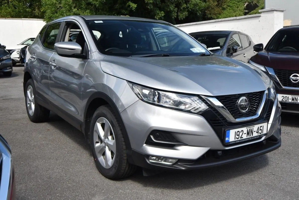 Nissan QASHQAI 1.5 DSL Acenta Premium Automatic - Image 1