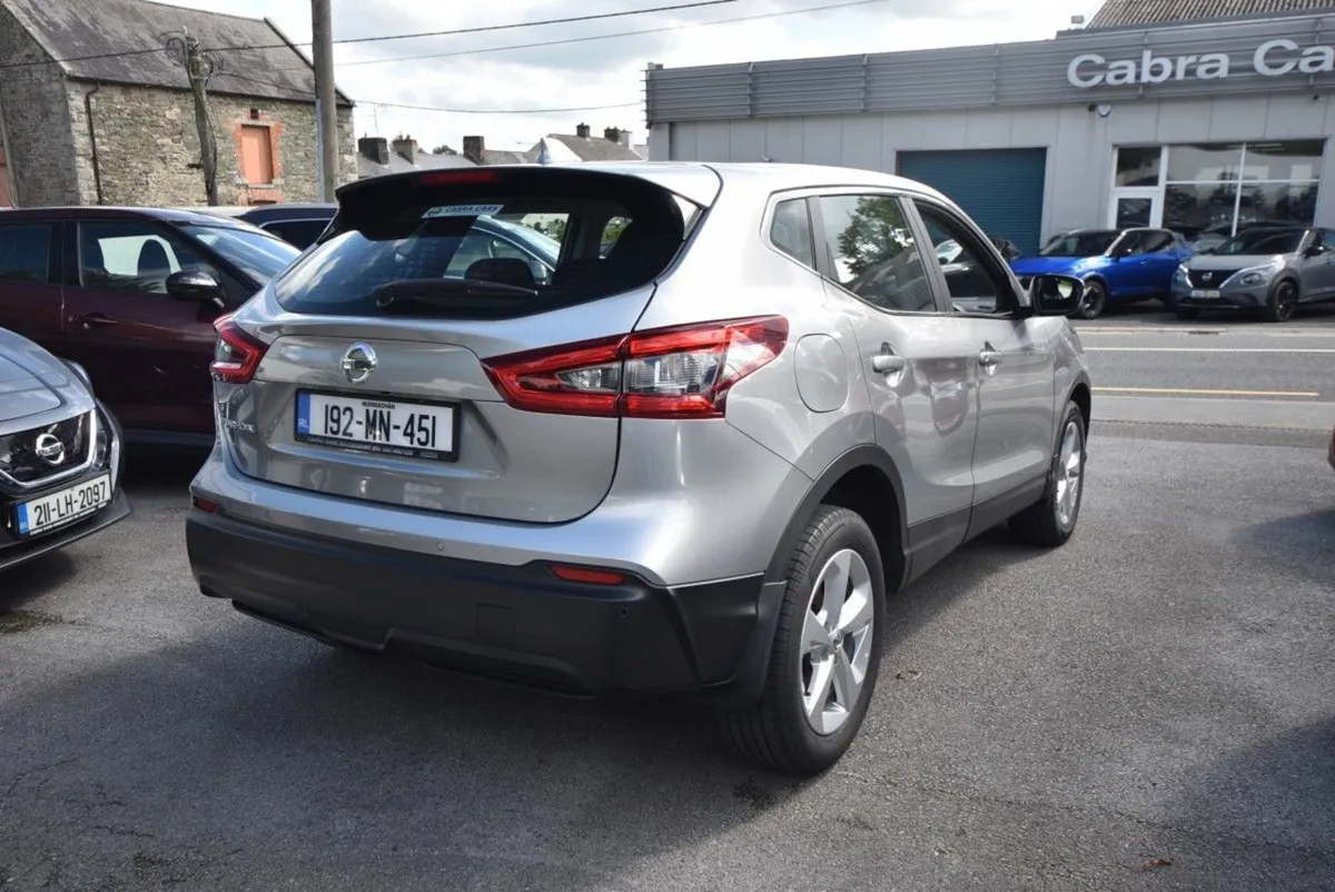 Nissan QASHQAI 1.5 DSL Acenta Premium Automatic - Image 4