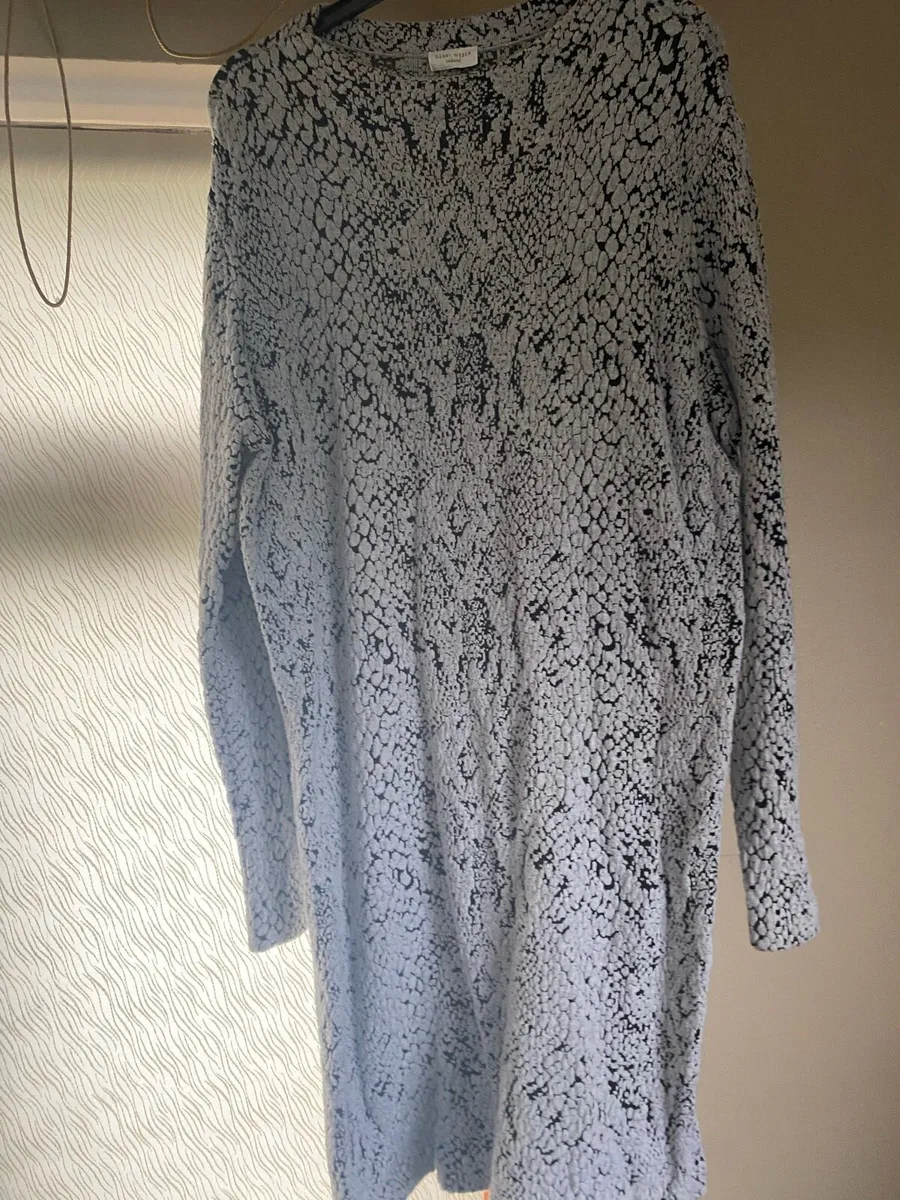 Selection of dresses - Image 3