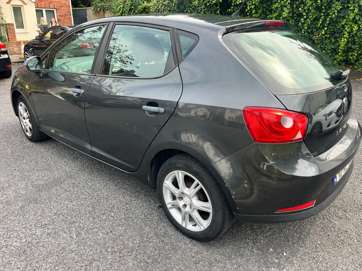 SEAT Ibiza 2010 - Image 2