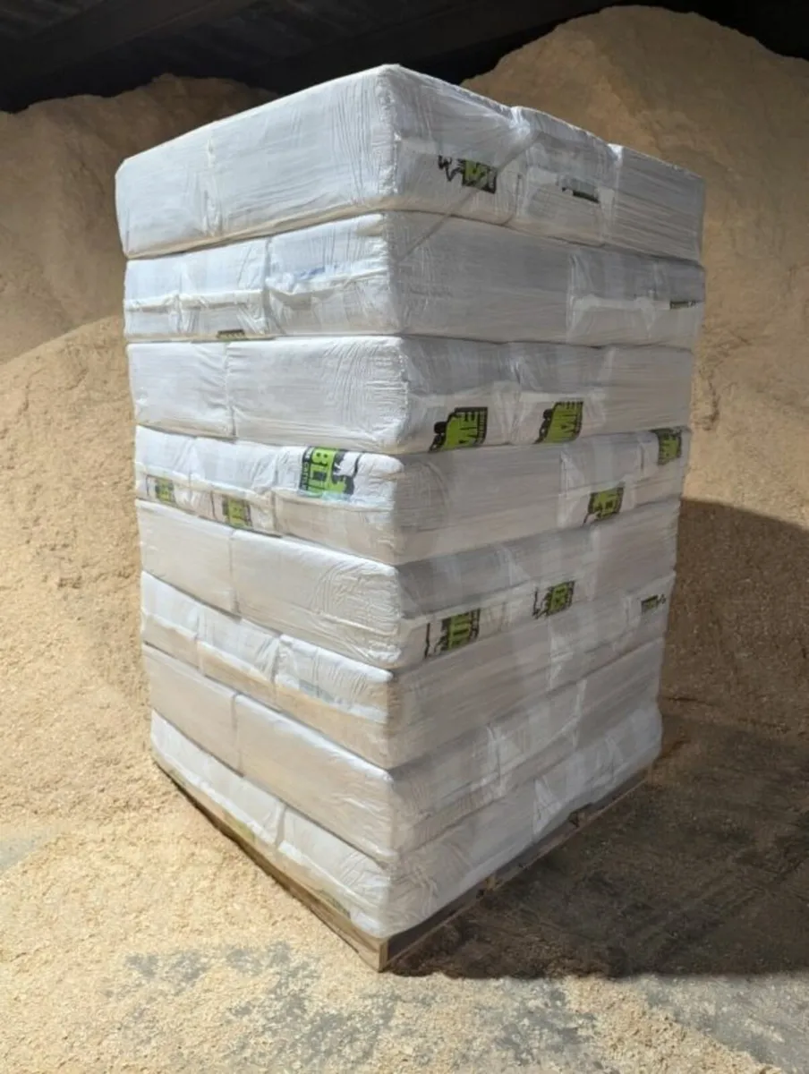 Artic's of Baled Kiln Dried Sawdust and Sublime - Image 2