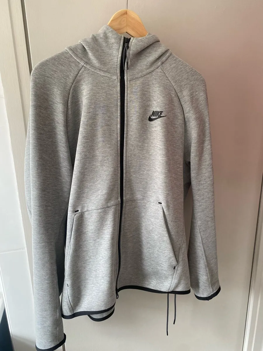 Nike tech fleece - Image 1