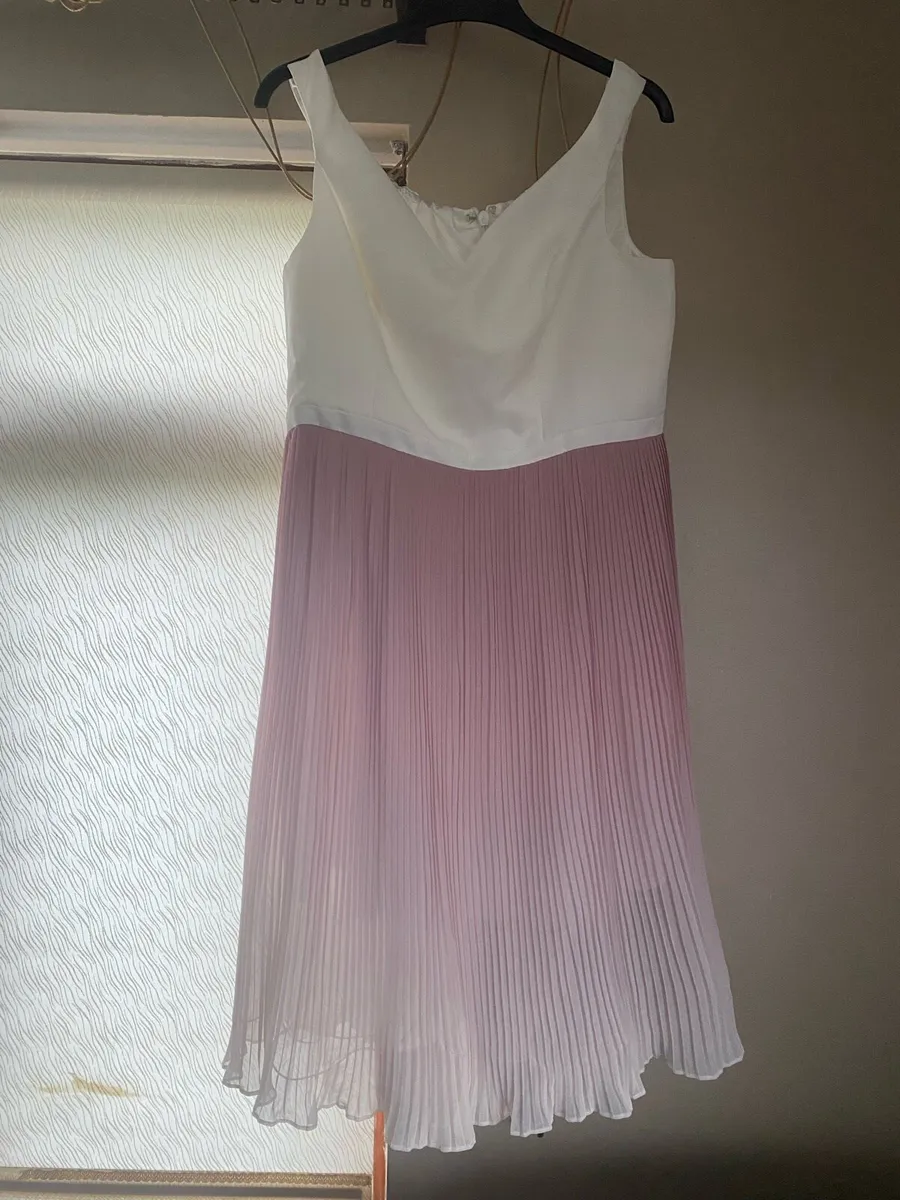 Diction of women’s clothes - Image 2