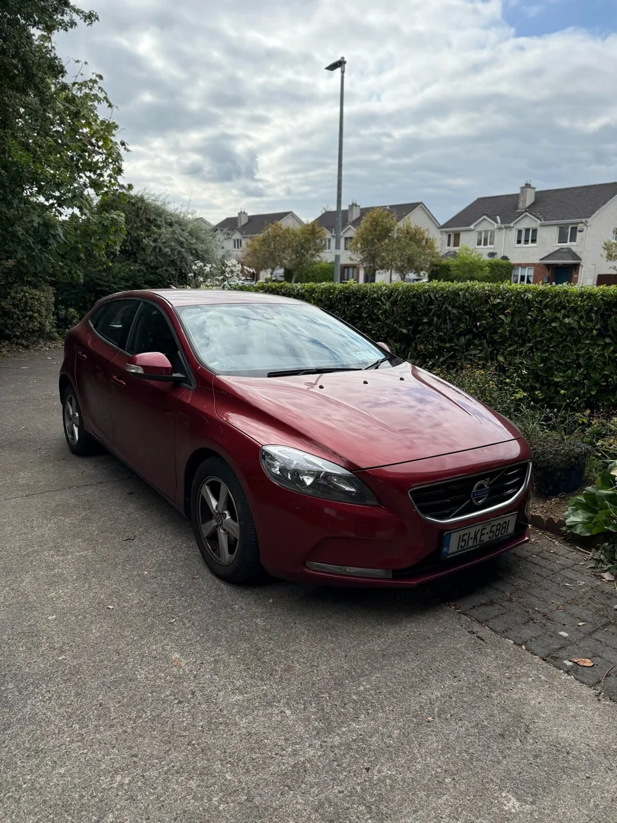 Volvo V40 2015 - Image 1