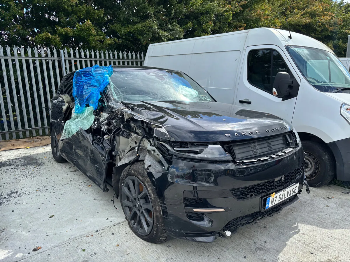 24 Range Rover Petrol Plug in Kybrid 32km - Image 2