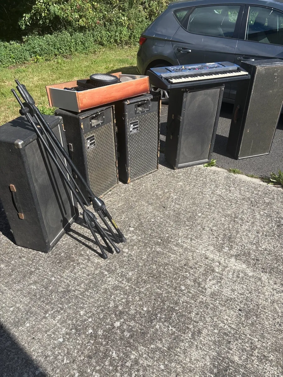 Music equipment - Image 1