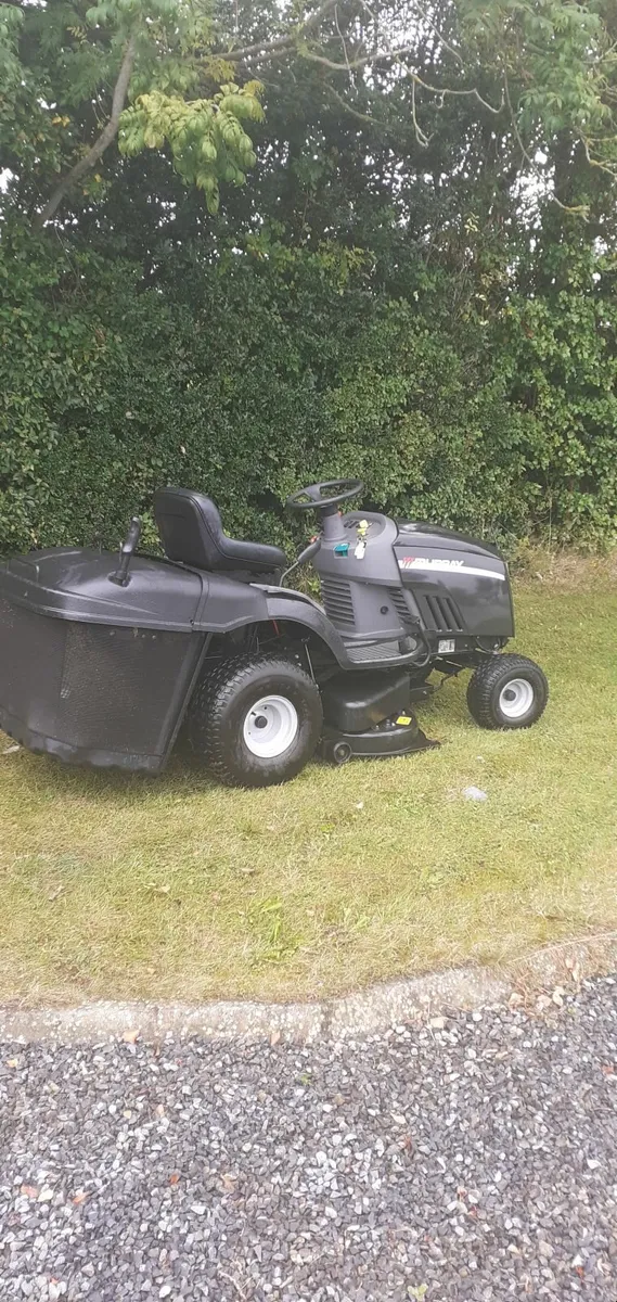 tractor lawnmower - Image 1