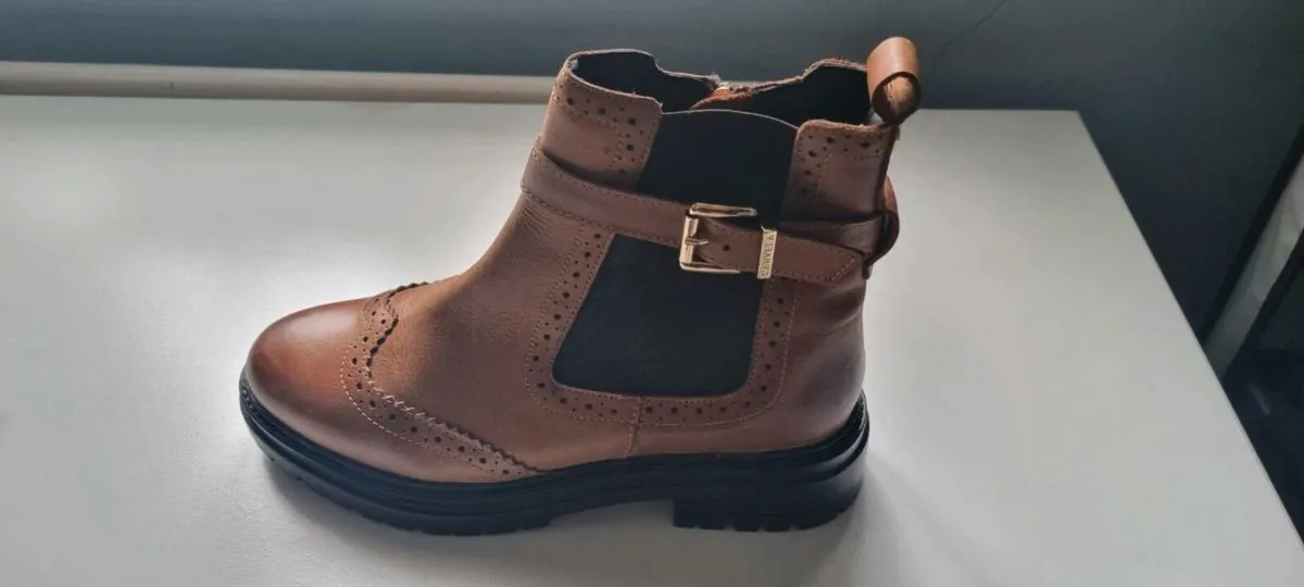 Boots - Image 2