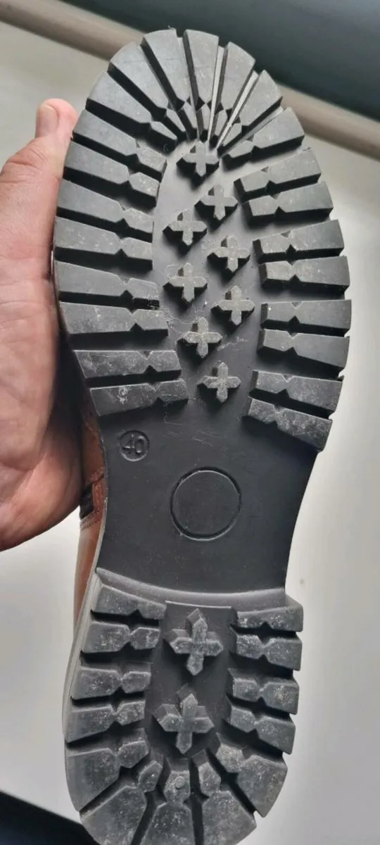 Boots - Image 4