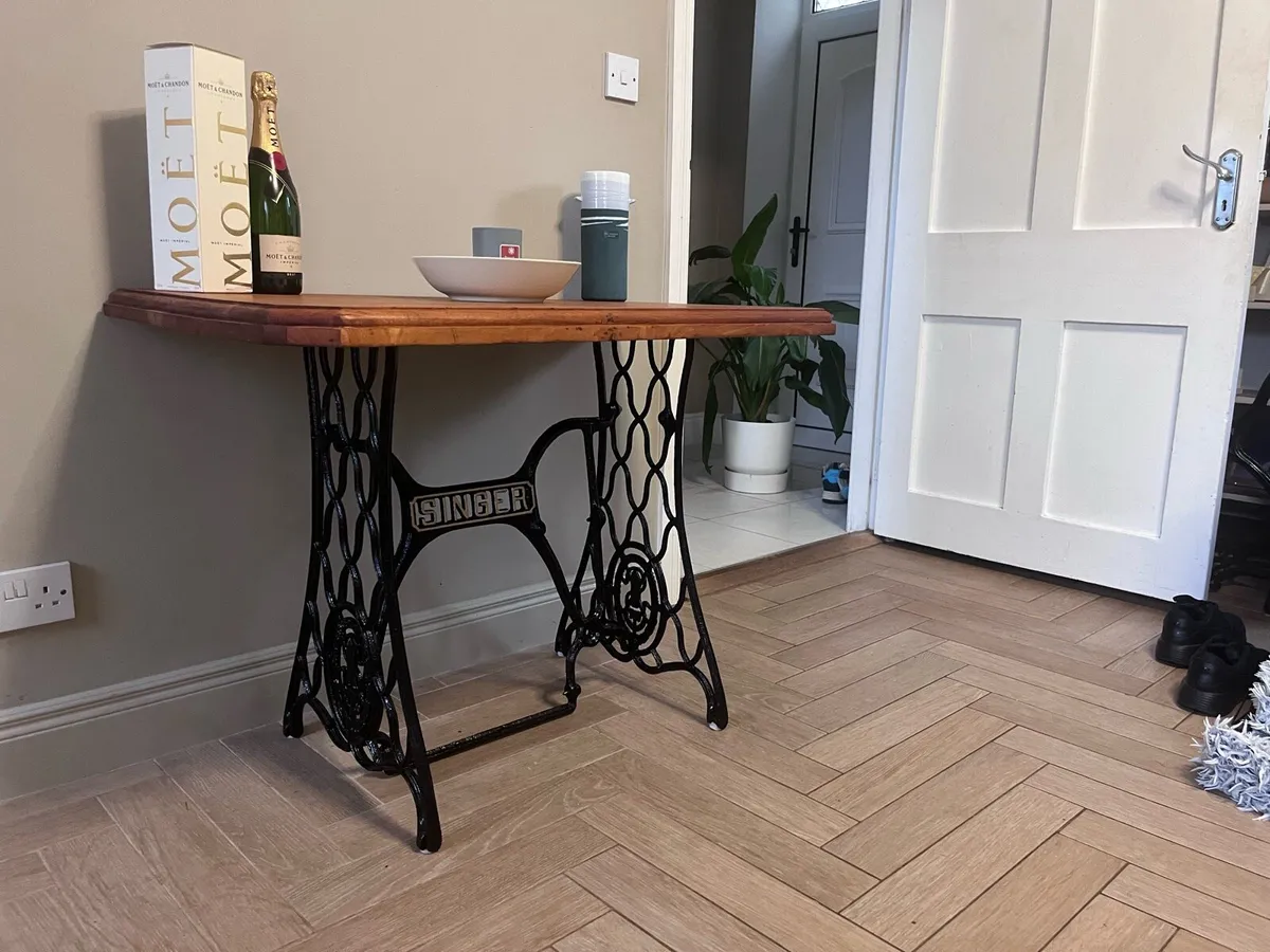 Singer oak table - Image 2