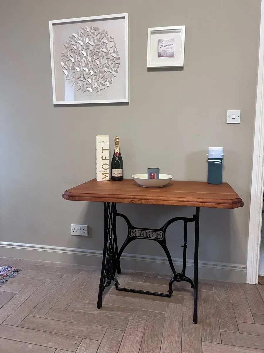 Singer oak table - Image 3