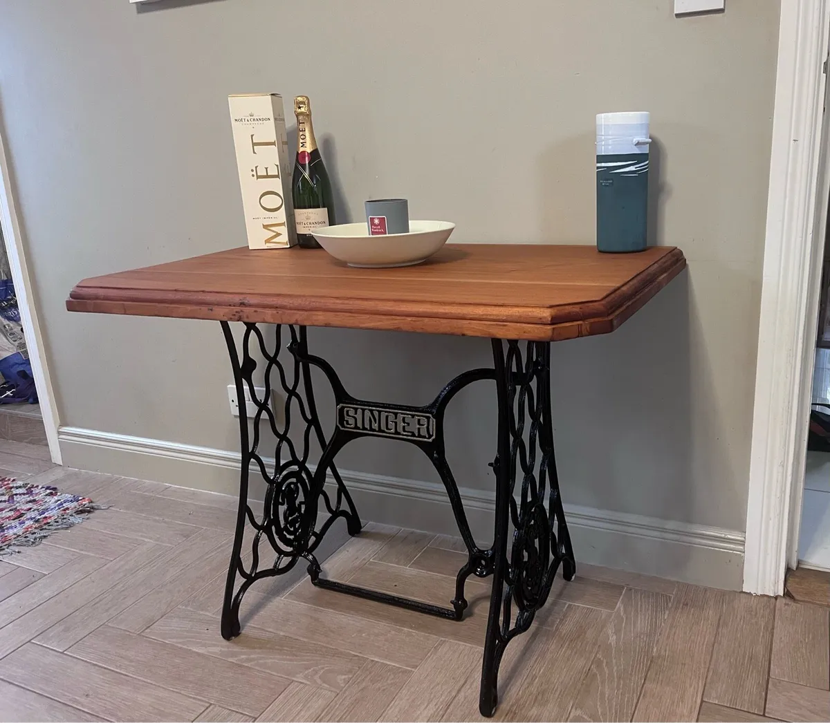 Singer oak table - Image 1