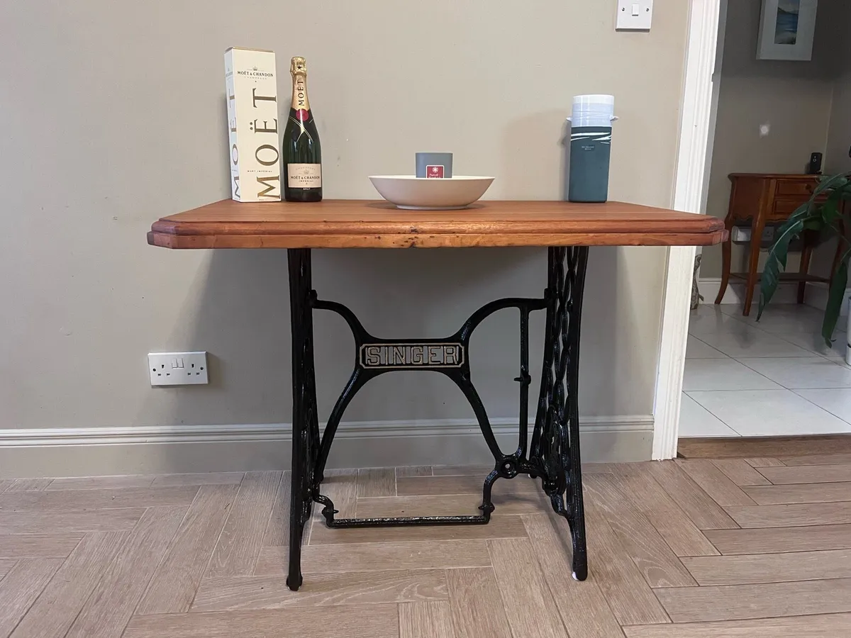 Singer oak table - Image 4