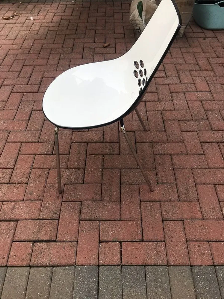 Chairs - Image 3