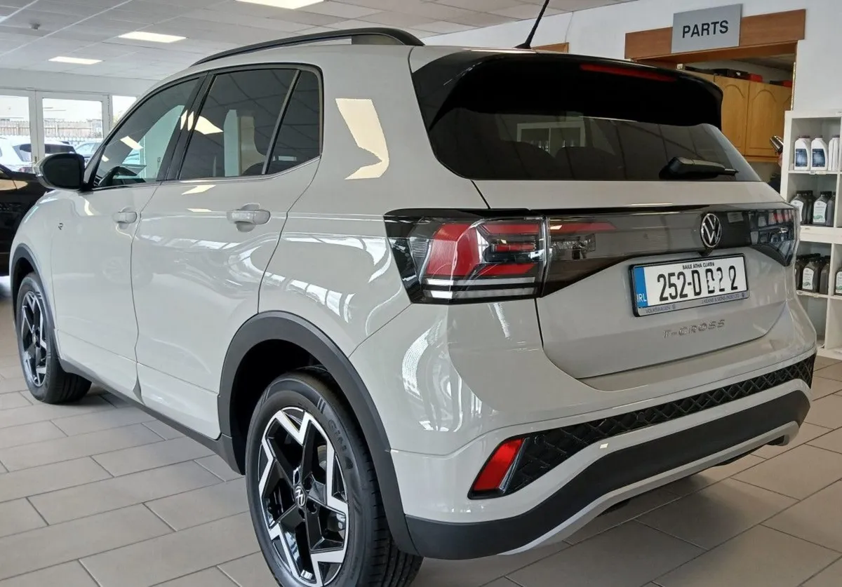 Volkswagen T-Cross R-line 1.0 TSI 116HP  rear Vie - Image 4
