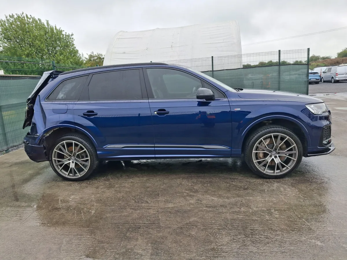 202 Audi Q7 S-Line  3.0  Quattro - Image 4