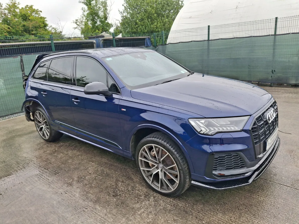 202 Audi Q7 S-Line  3.0  Quattro - Image 3