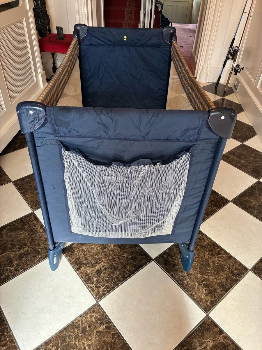 Graco Travel Cot - Image 3