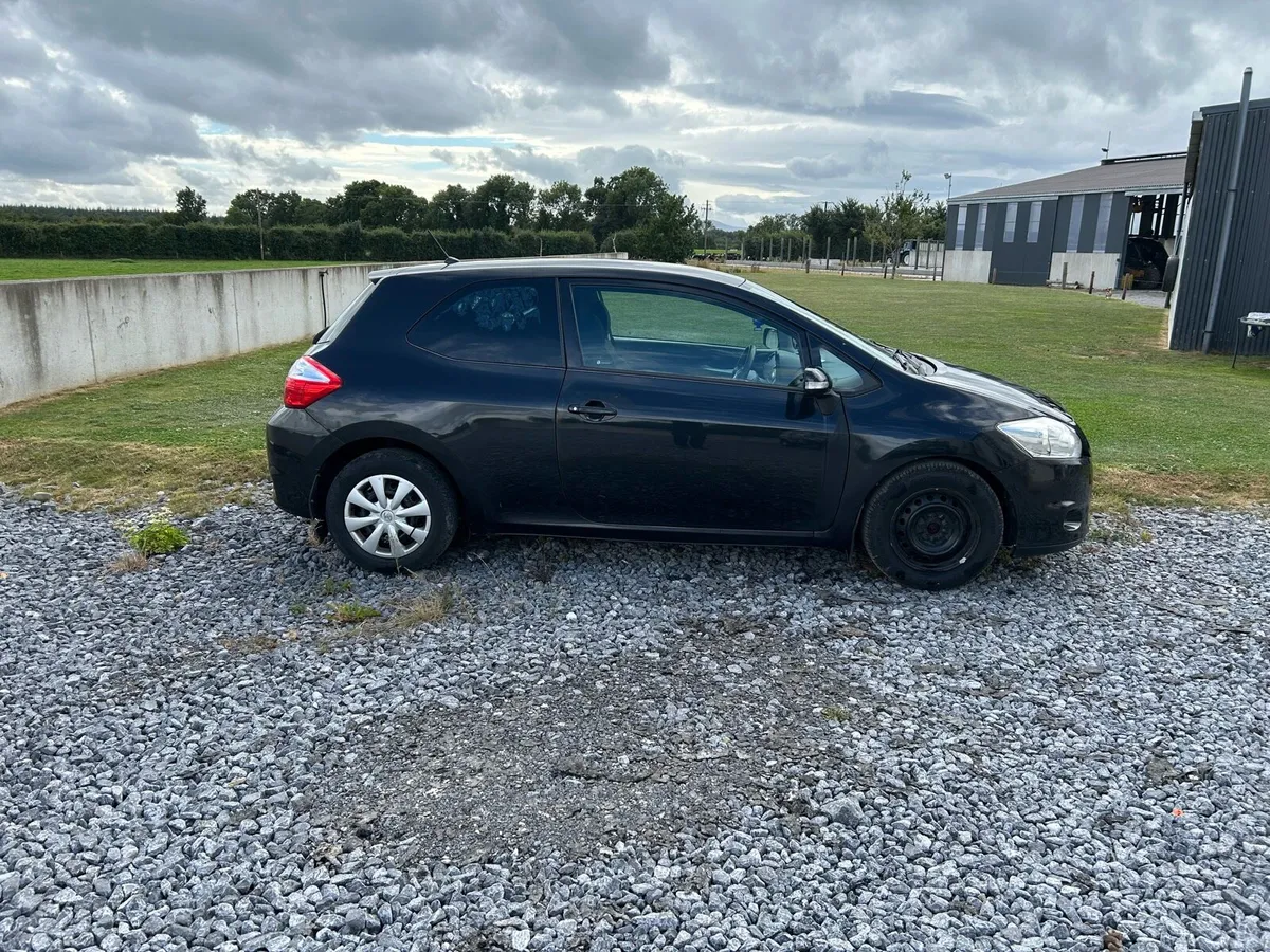 Toyota Auris Van - Image 2