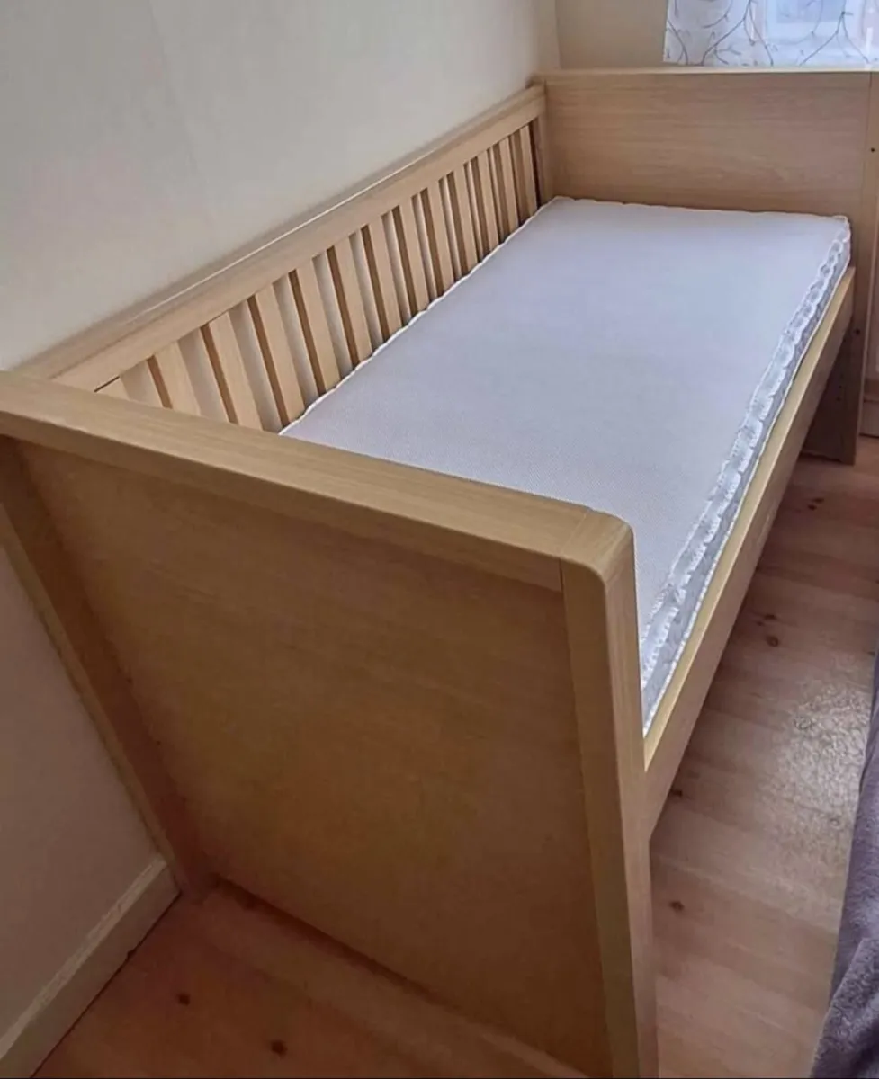 Kub cot bed - Image 3