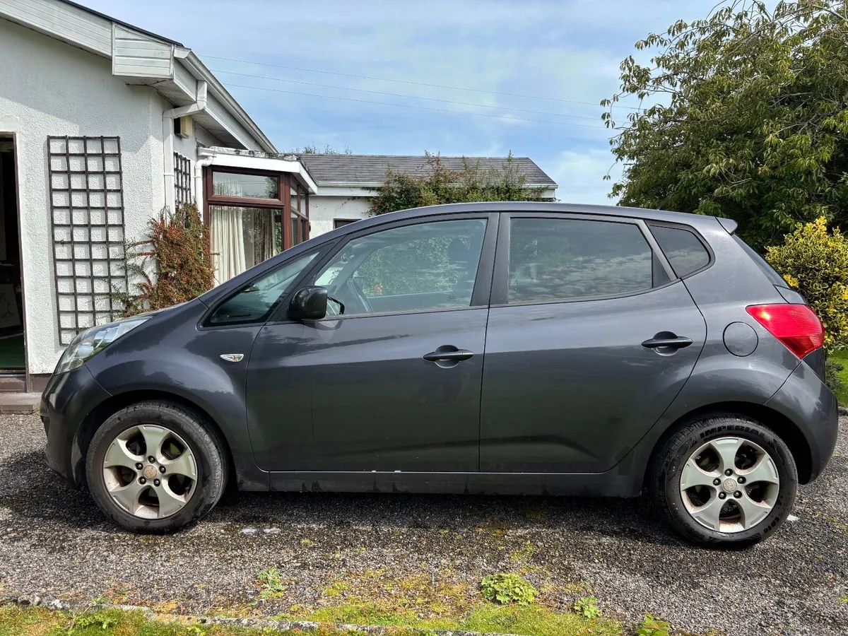 Kia Venga 2012 - Image 4