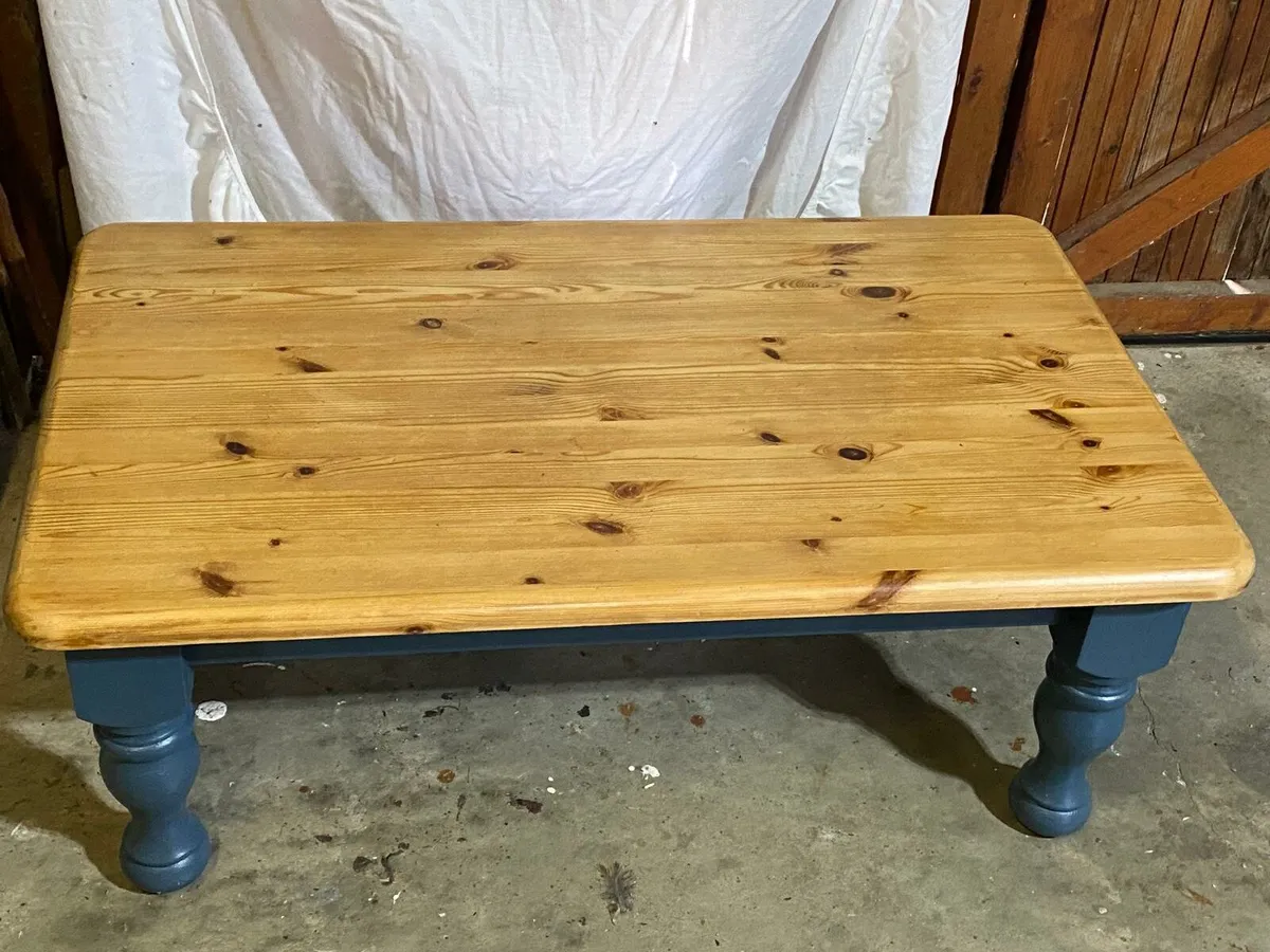 Pine coffee table - Image 1