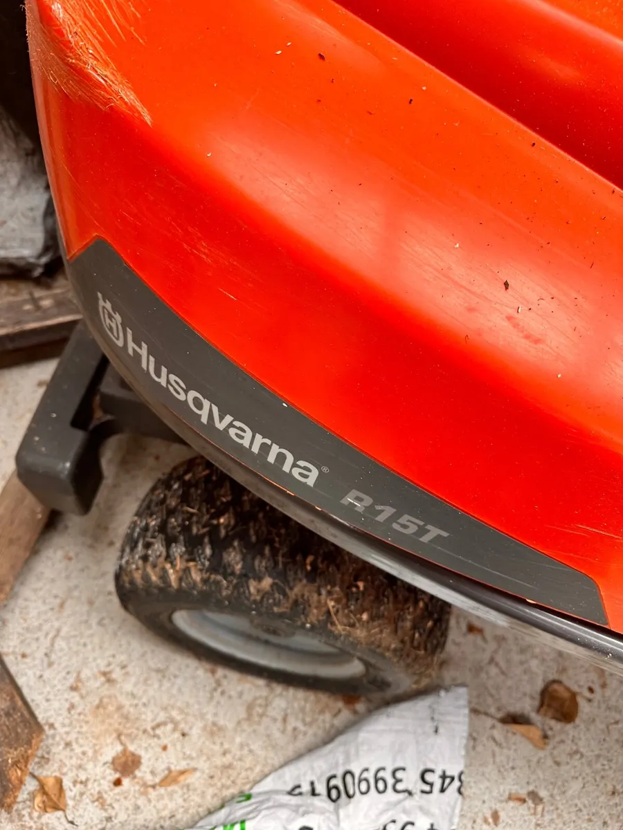 Husqvarna R15T ride on mower - Image 3
