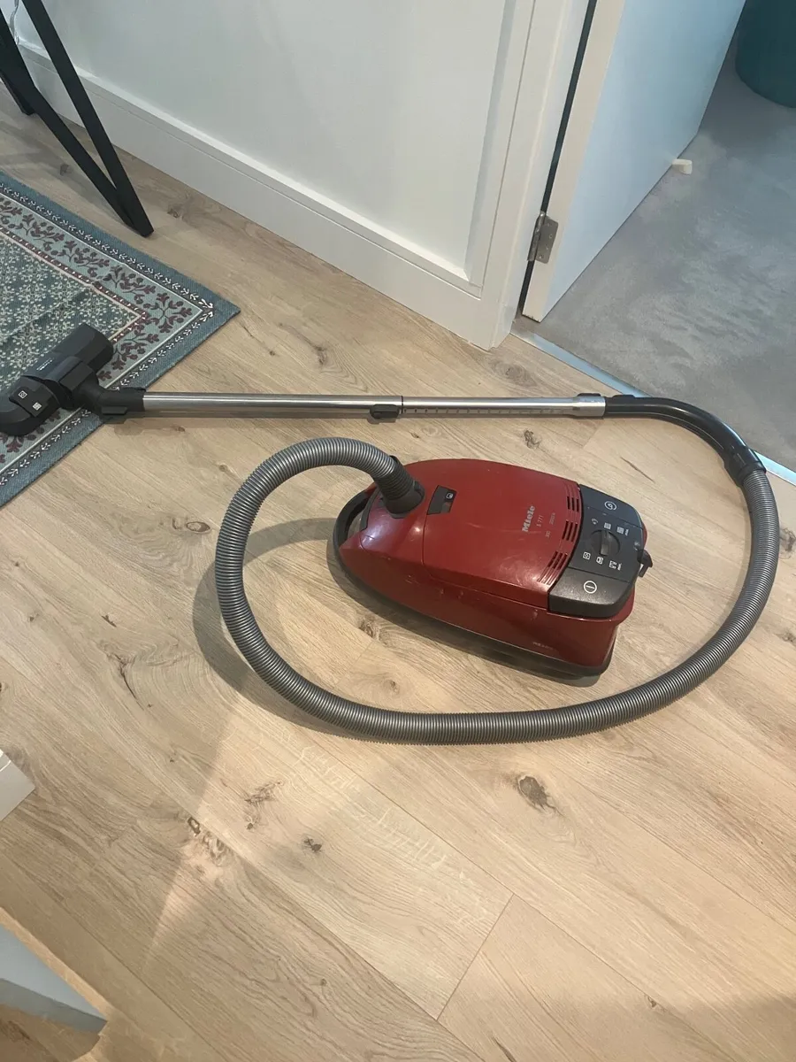 Vacuum cleaner - Image 4