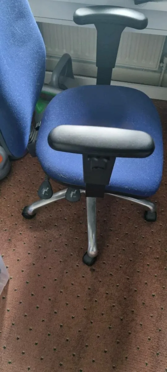 Office chair - Image 2