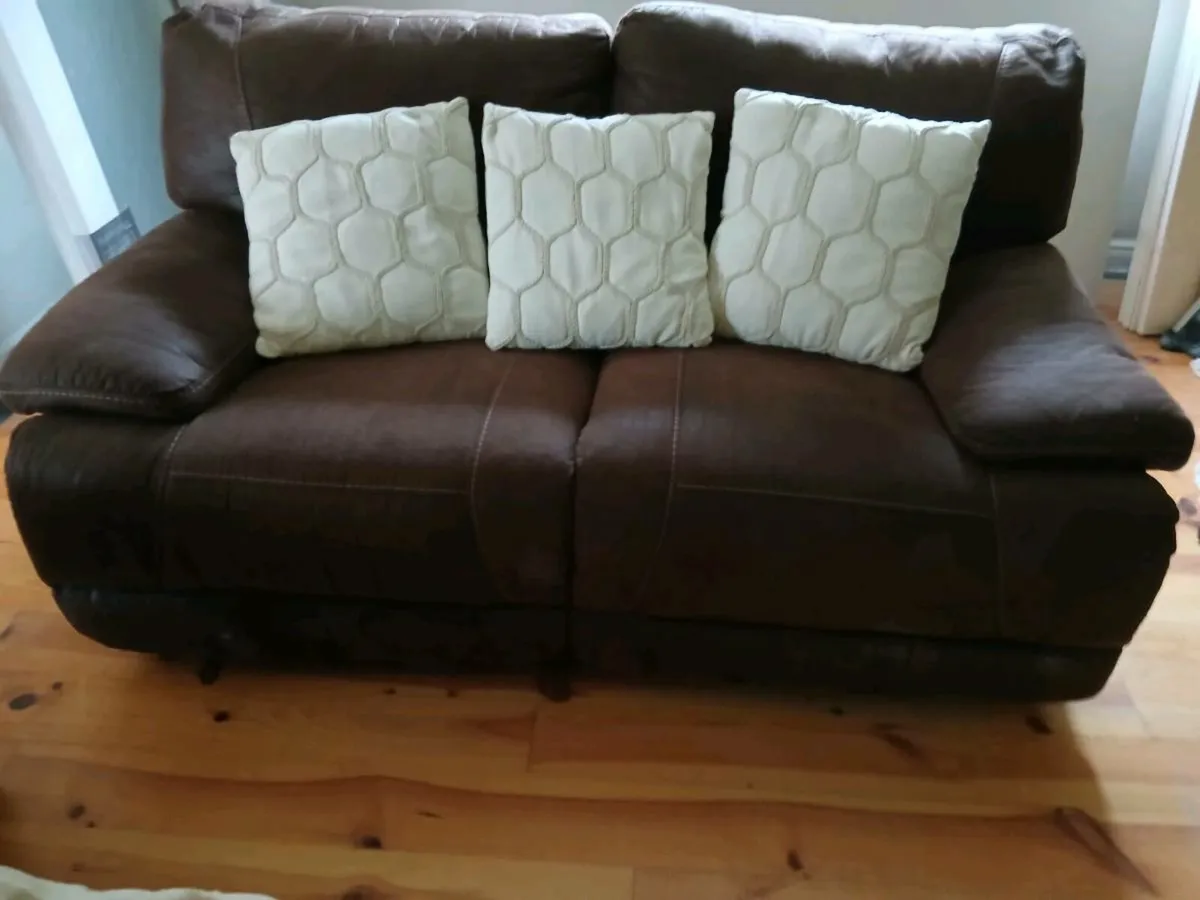 Couches - Image 4