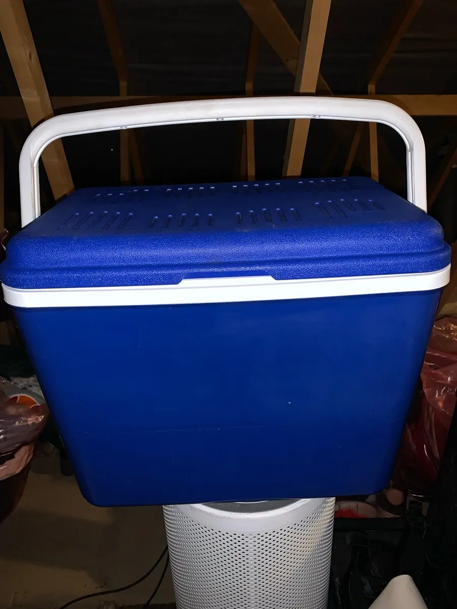 Cool box - Image 1
