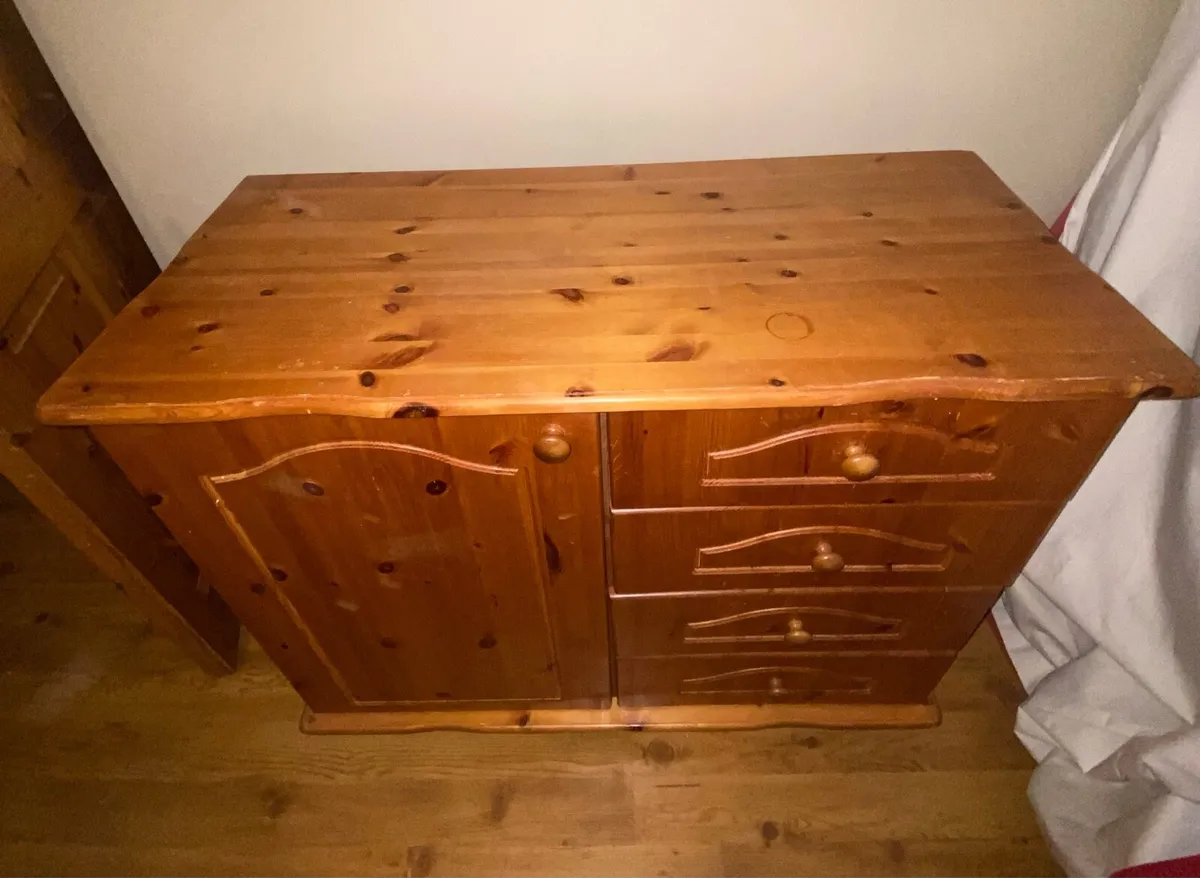 Wardrobes - Image 2