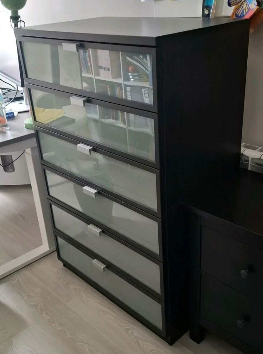 Furniture in excellent condition - Image 3