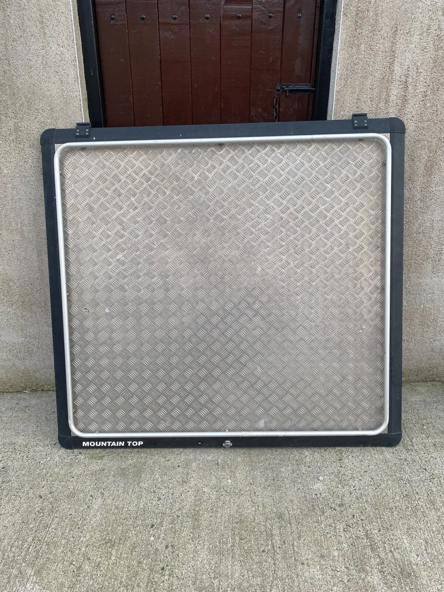 Mountain top cover 08 Nissan Navara - Image 1