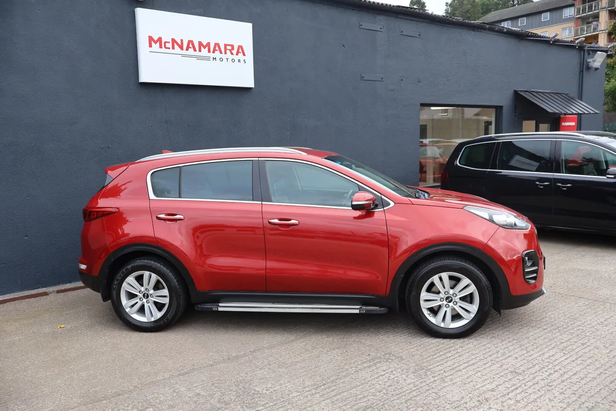 Kia Sportage EX  Exceptional Condition! - Image 2