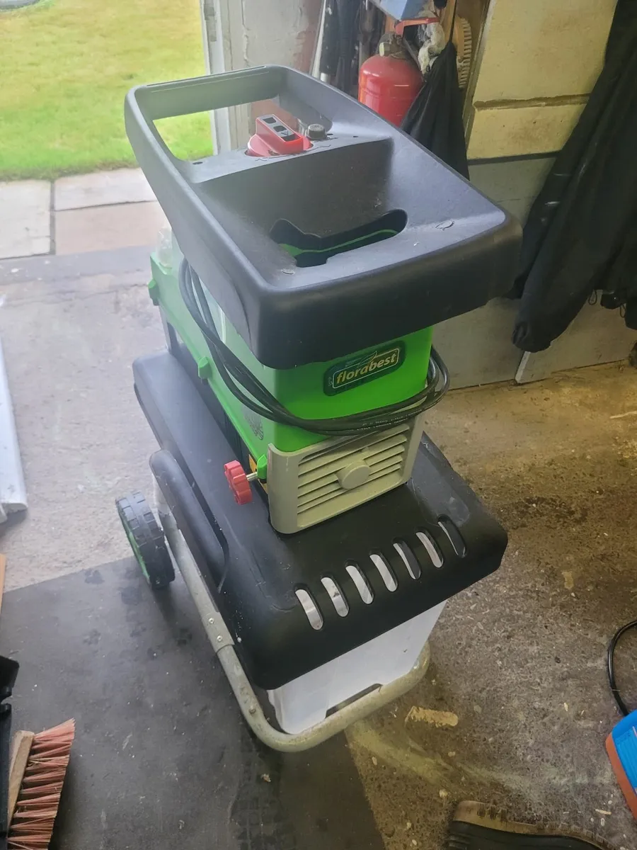 Electric Leaf Mulcher - Image 1